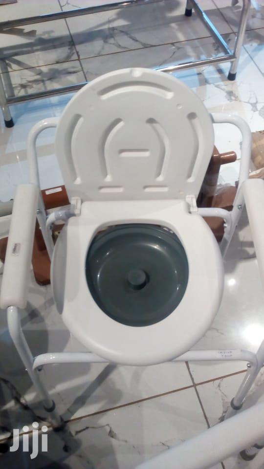 Commode Chair/ Portable Toilet Chair - thumbnail 5