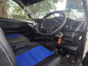 Toyota HiAce 2014 White