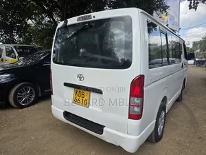 Toyota HiAce 2014 White