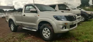 Toyota Hilux 2013 Gold