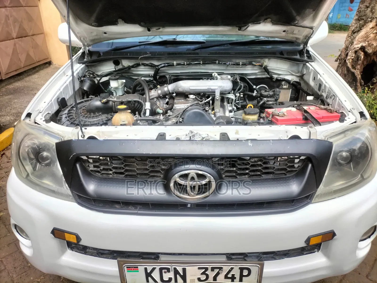 Toyota Hilux 2011 Pearl