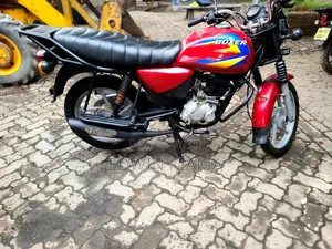 Bajaj Boxer 125 2022 Red