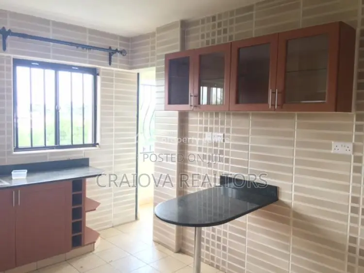 5bdrm Penthouse in Valley Arcade for rent