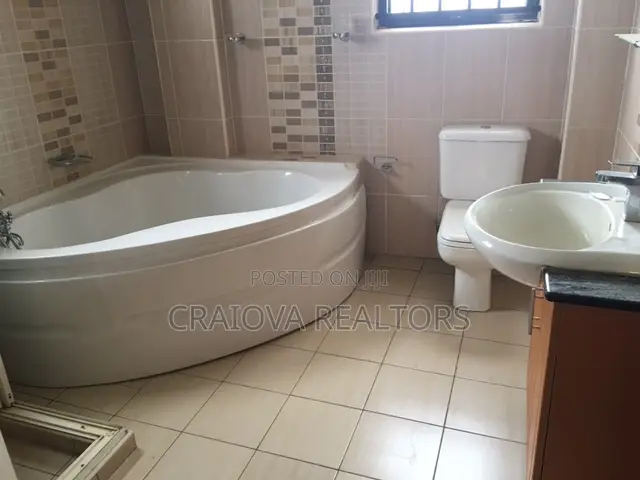 5bdrm Penthouse in Valley Arcade for rent
