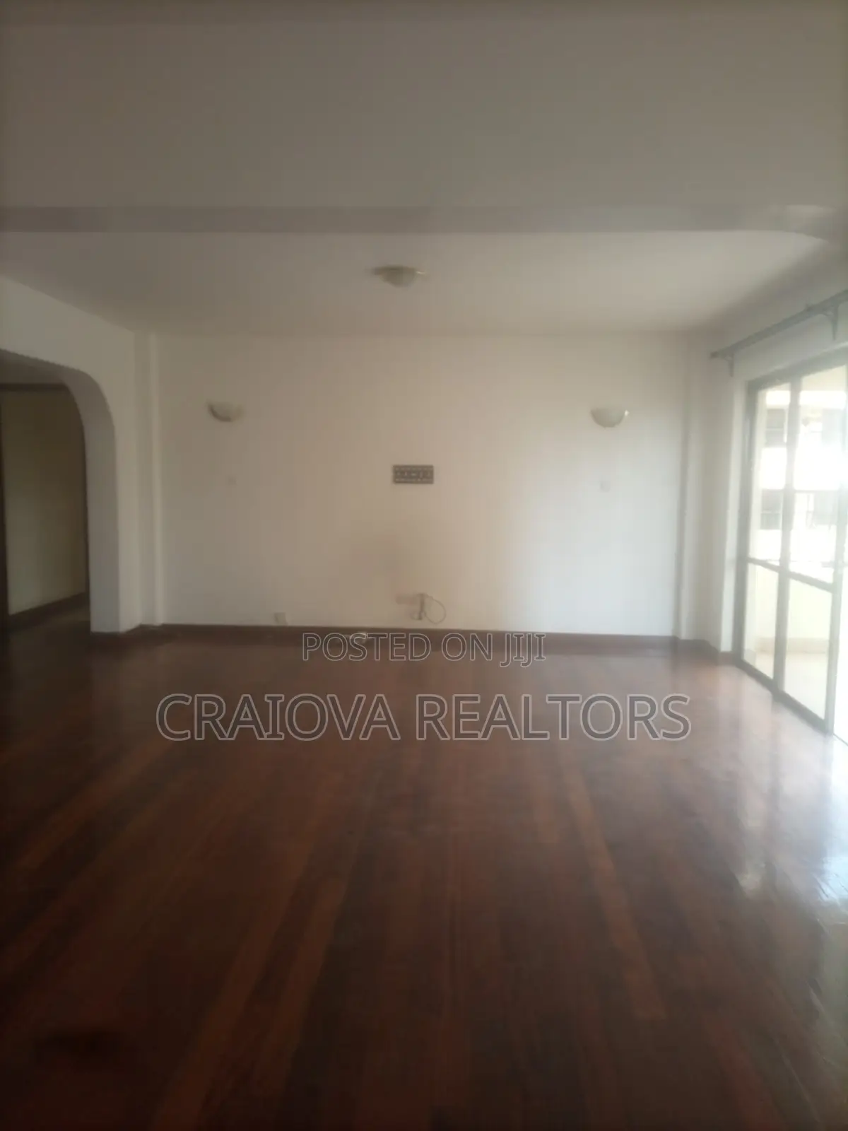5bdrm Penthouse in Valley Arcade for rent