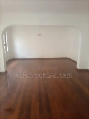 5bdrm Penthouse in Valley Arcade for rent