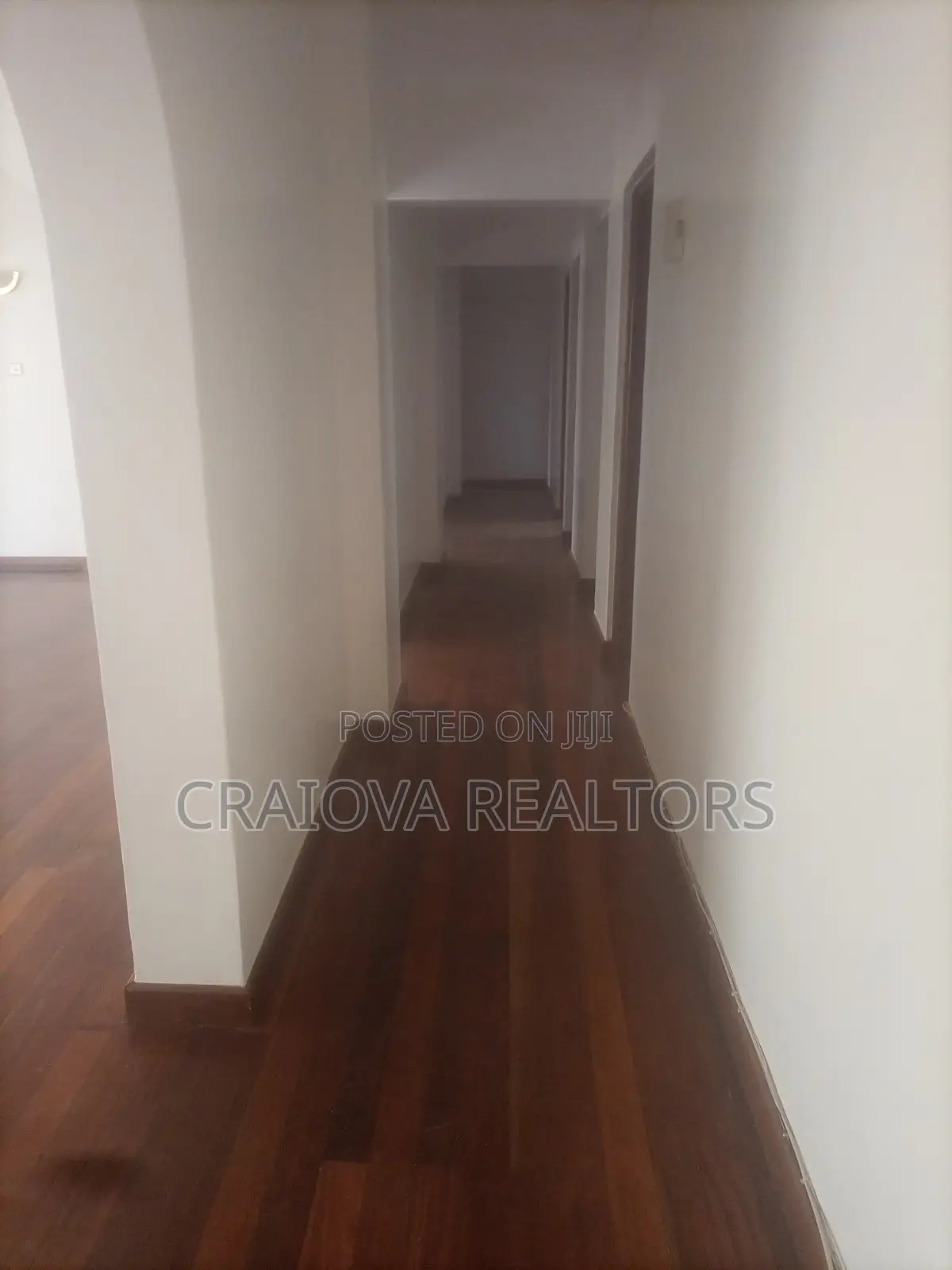 5bdrm Penthouse in Valley Arcade for rent