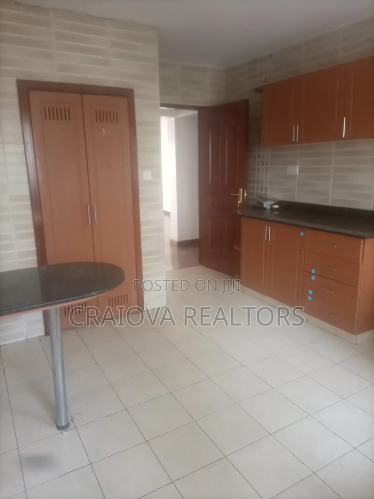 5bdrm Penthouse in Valley Arcade for rent
