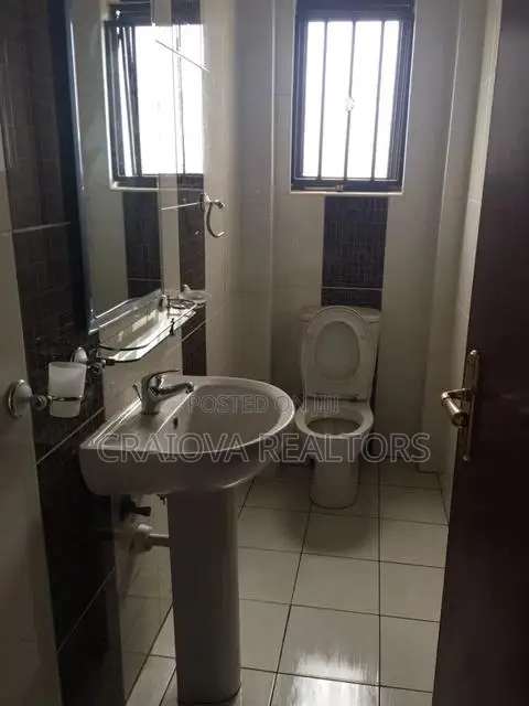 5bdrm Penthouse in Valley Arcade for rent