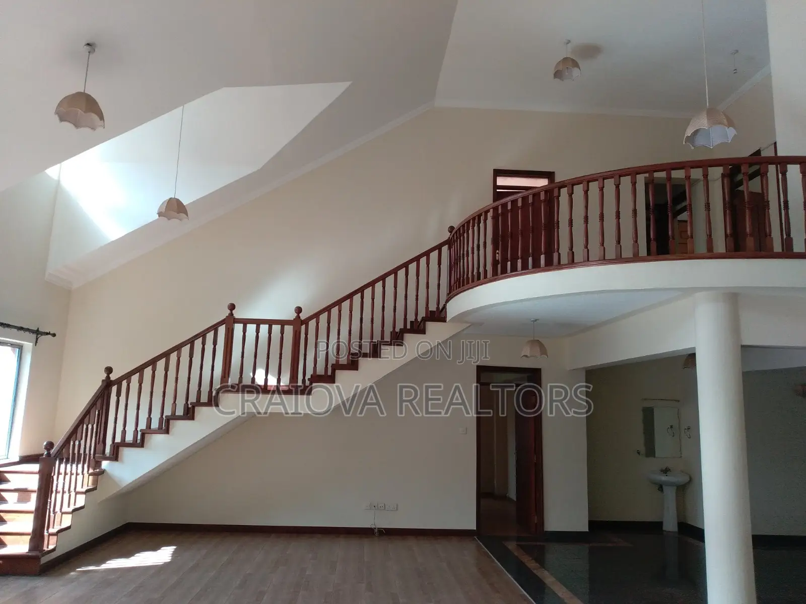 4bdrm Duplex in Valley Arcade for rent