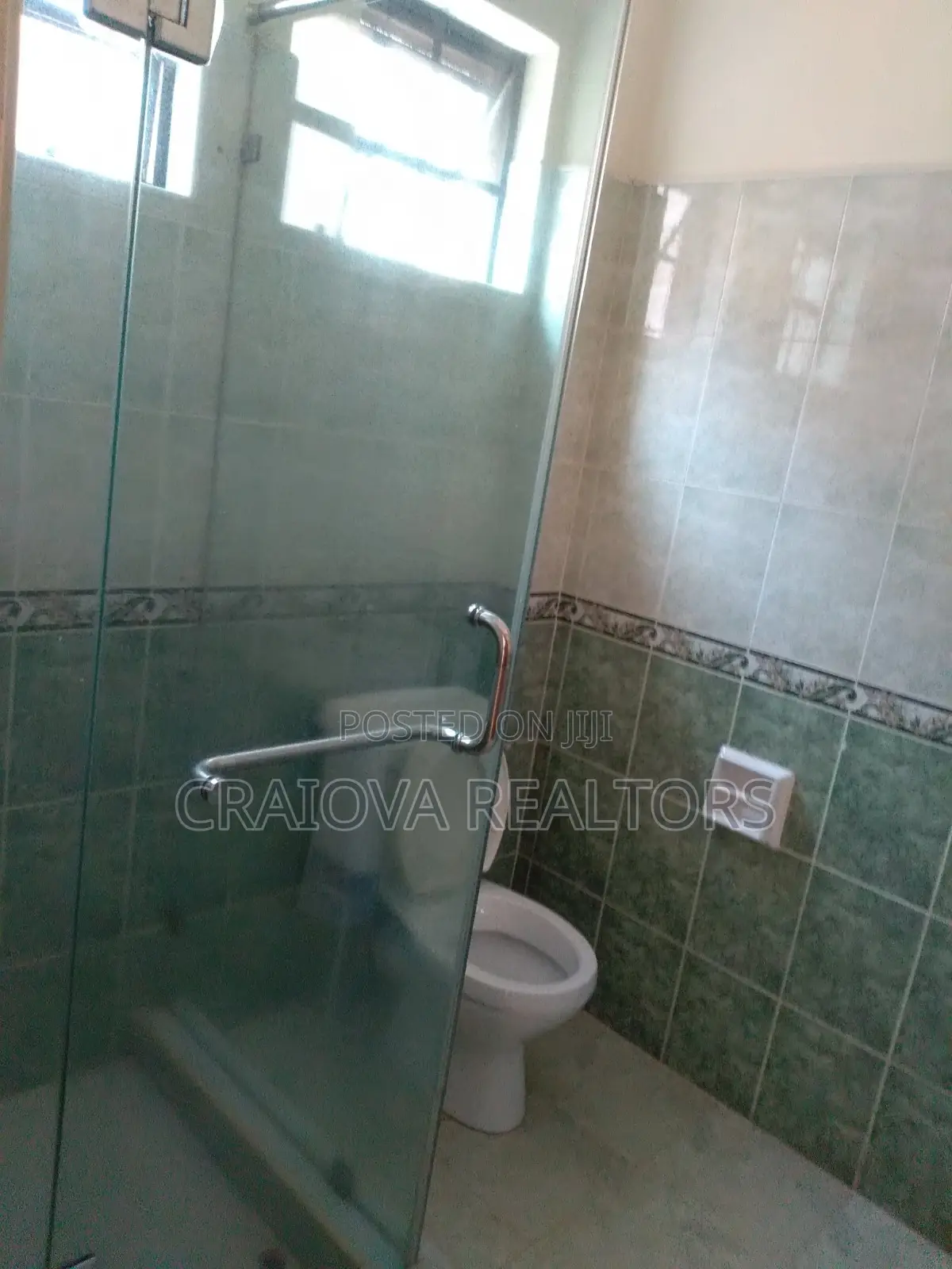 4bdrm Duplex in Valley Arcade for rent