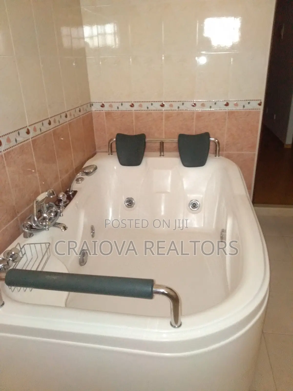 4bdrm Duplex in Valley Arcade for rent