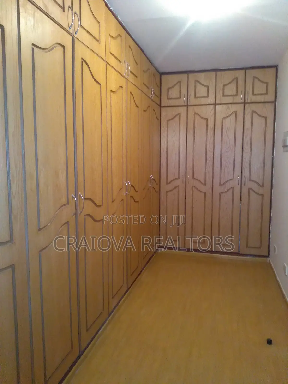 4bdrm Duplex in Valley Arcade for rent