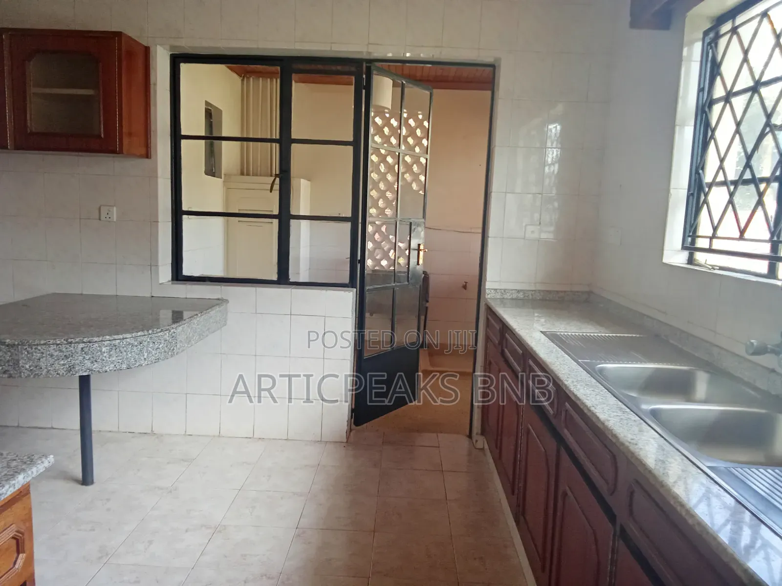 3bdrm Apartment in Brookside Court,, Spring Valley for rent