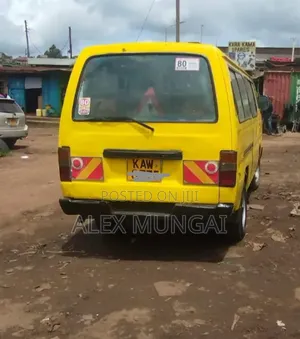 Nissan Caravan (Urvan) 1997 Yellow