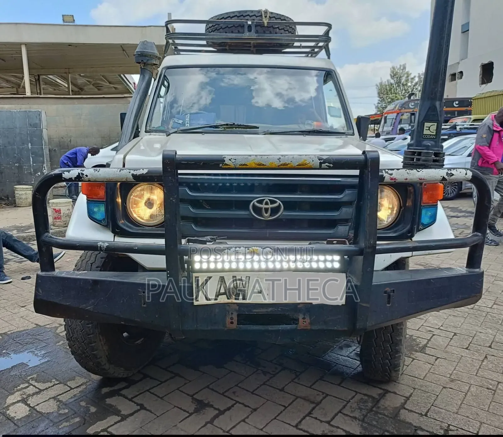 Toyota Land Cruiser 2006 White