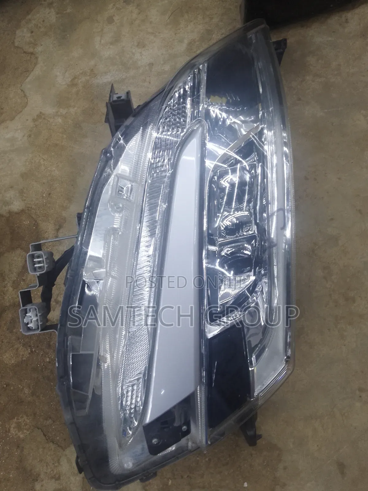 Marketable Toyota Noah Headlights 2018 Model
