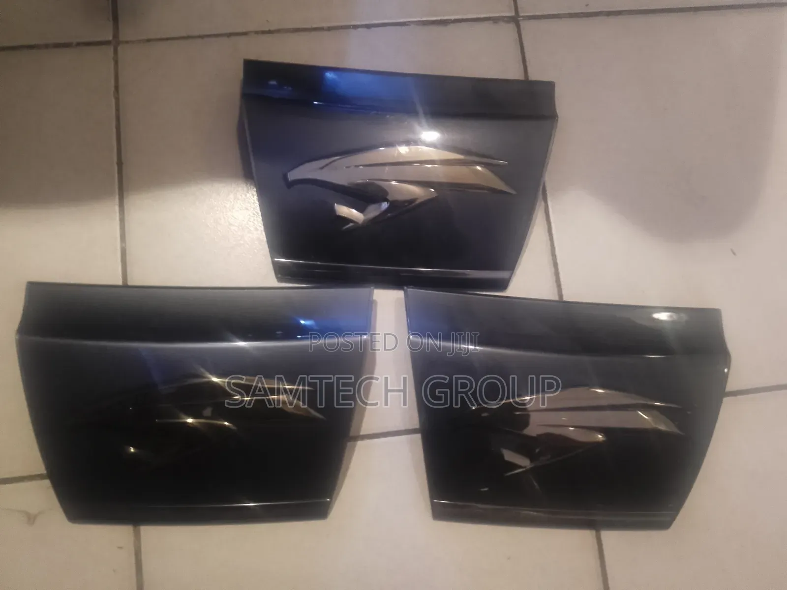 Harrier 2018 Grill Logos