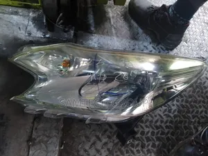 Nissan Note 2012 Head Light