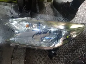 Nissan Note 2012 Head Light