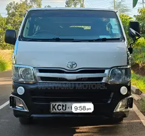 Toyota HiAce 2013 White