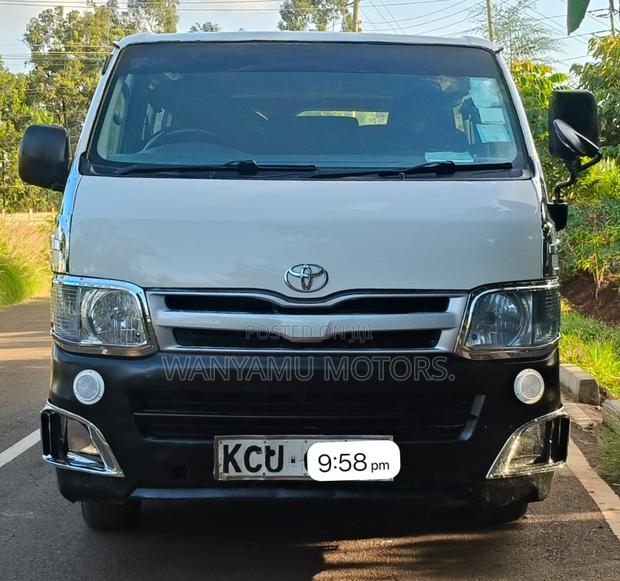 Toyota HiAce 2013 White - thumbnail 2