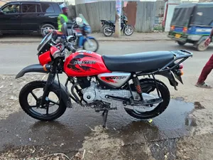 Bajaj Boxer 150 UG 2025 Red