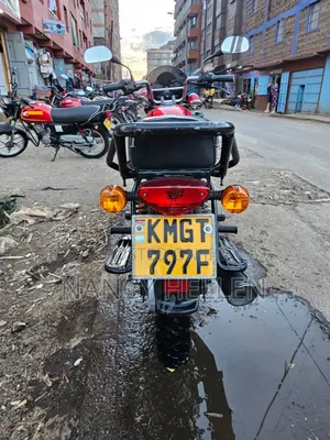 Bajaj Boxer 150 UG 2025 Red