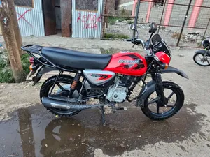 Bajaj Boxer 150 UG 2025 Red