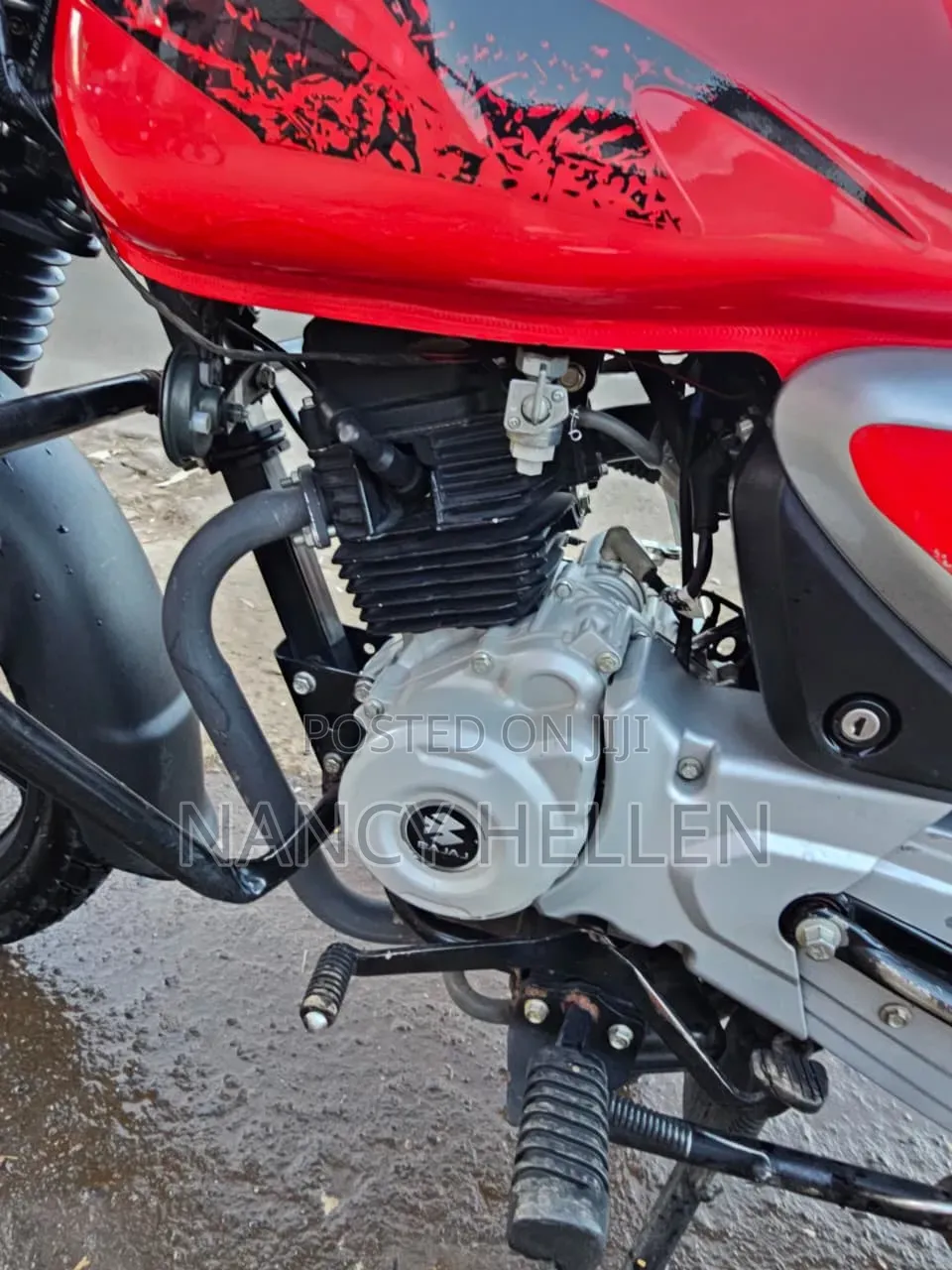 Bajaj Boxer 150 UG 2025 Red
