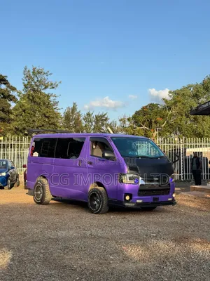 Toyota HiAce 2016