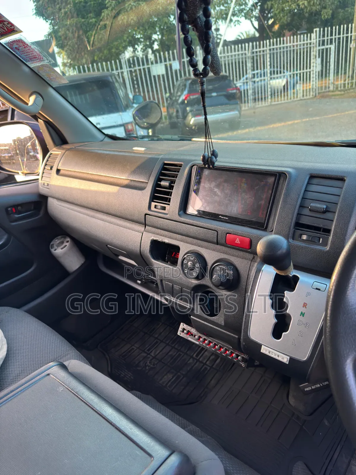 Toyota HiAce 2016
