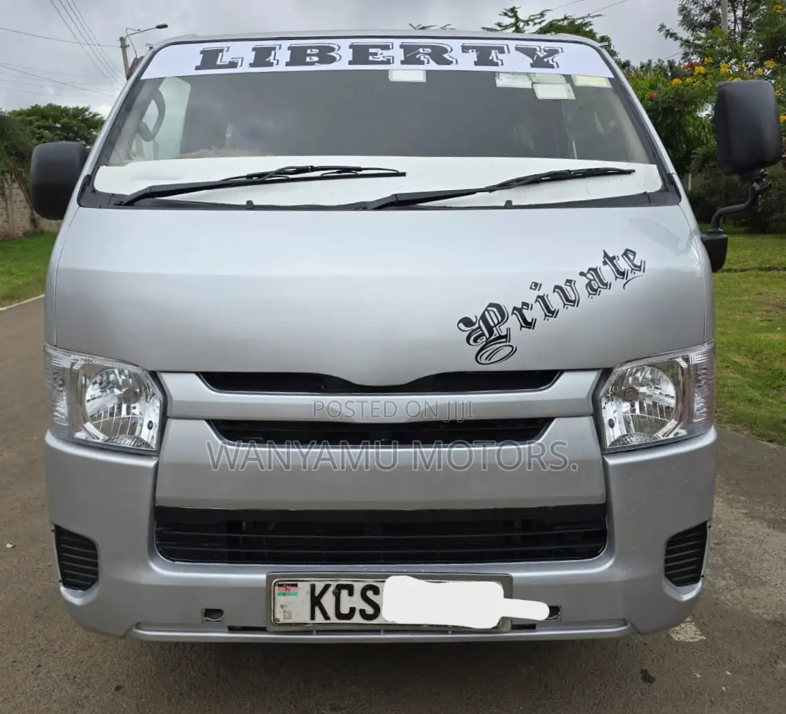 Toyota HiAce 2011 Silver