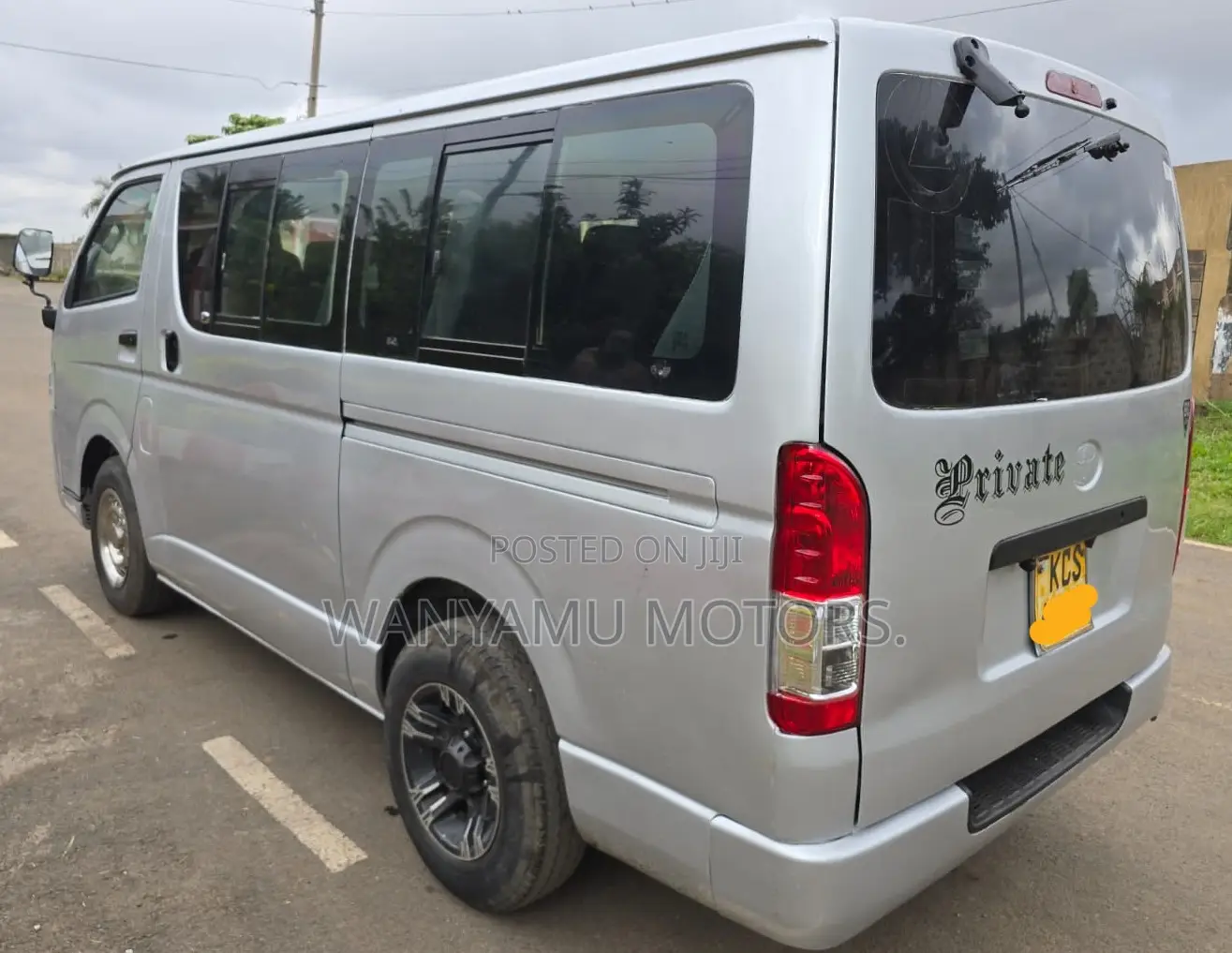 Toyota HiAce 2011 Silver