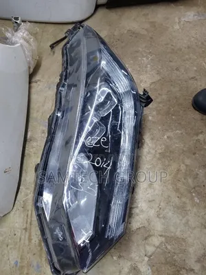 Clean Honda Vezel 2014 Head Light