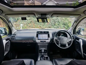 Toyota Land Cruiser Prado 2019 White