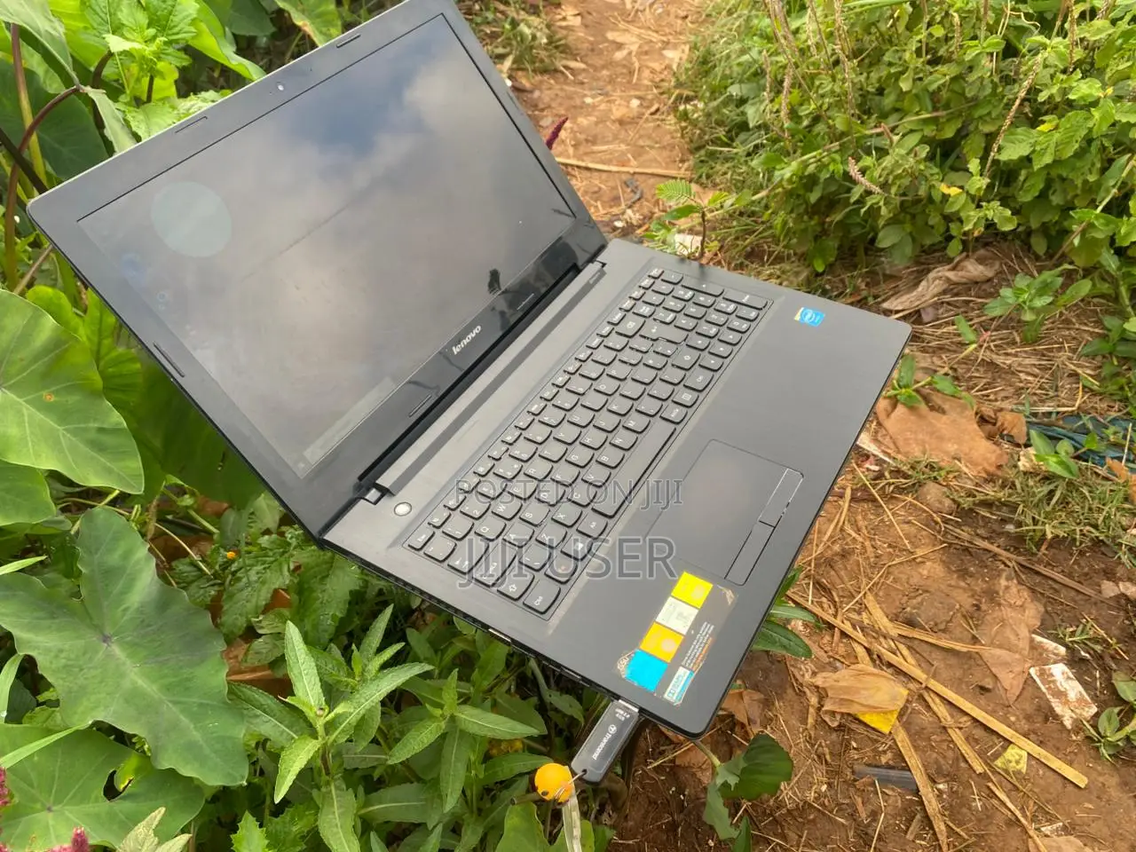Laptop Lenovo 4GB Intel Celeron HDD 512GB