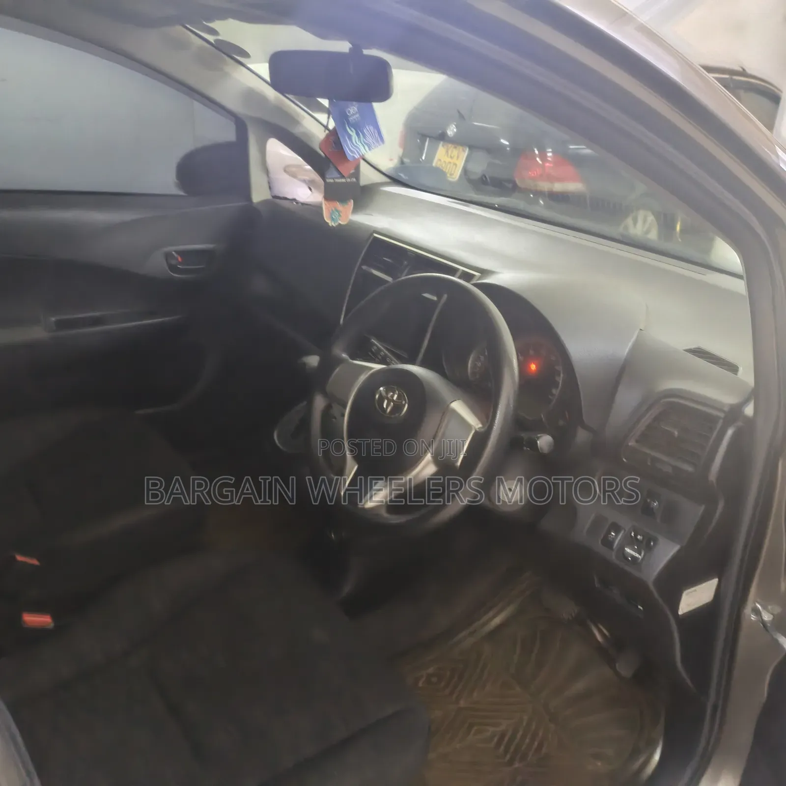 Toyota Ractis 2016 Gray