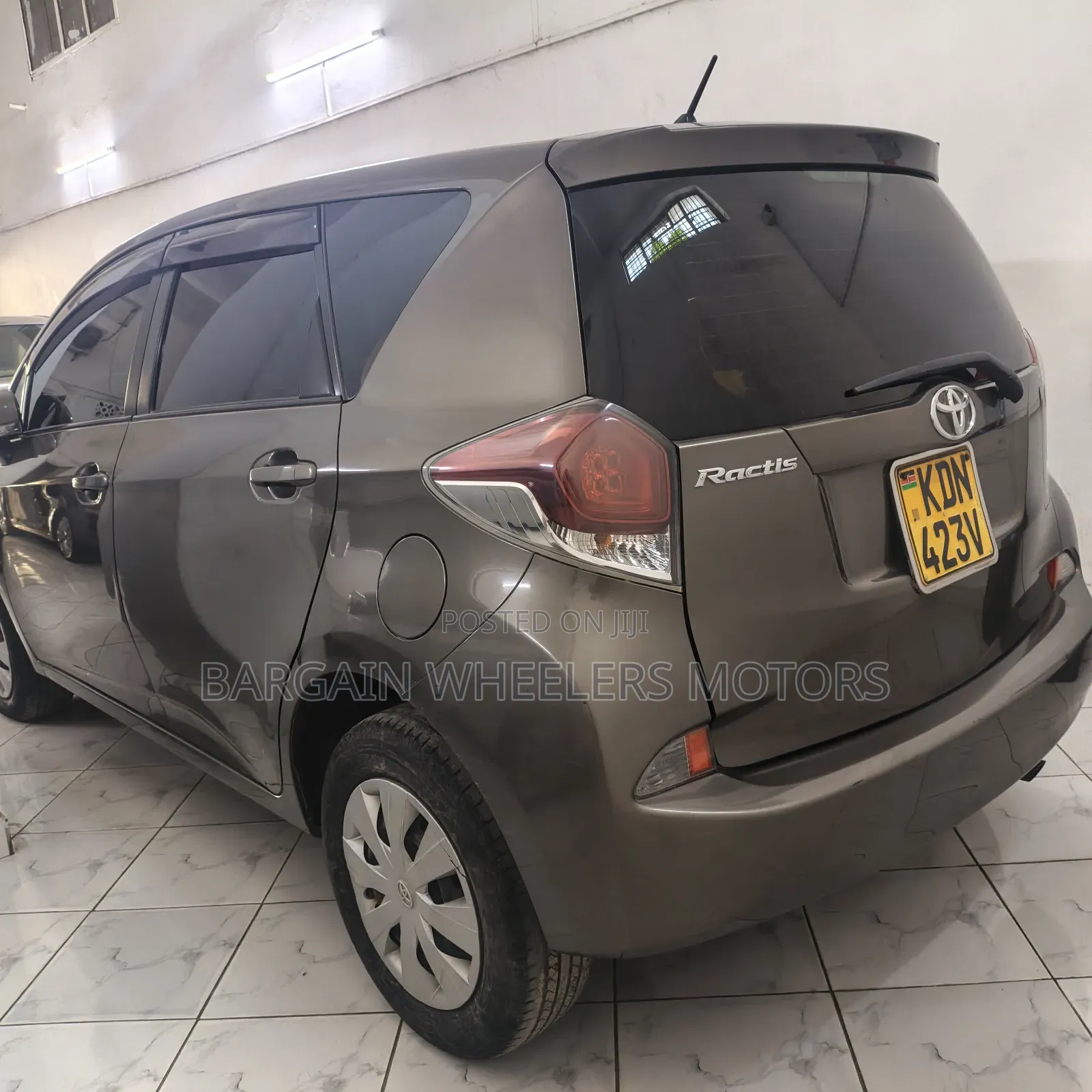Toyota Ractis 2016 Gray