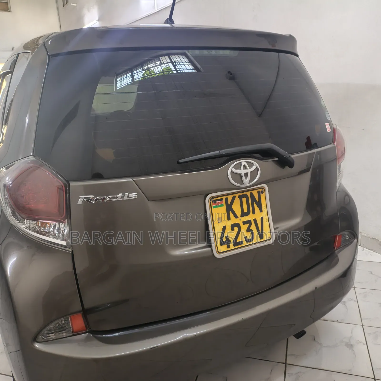 Toyota Ractis 2016 Gray