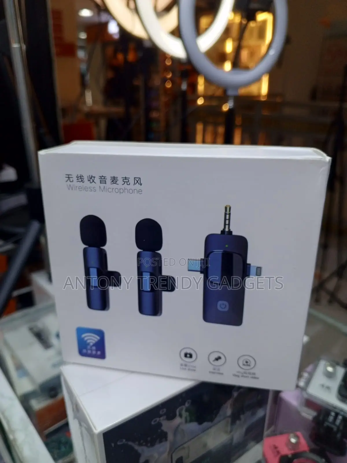 3 in 1 Wireless Lavalier Mic Set for Vlogging and Interviews