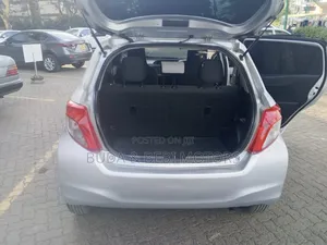 Toyota Vitz 2014 Silver