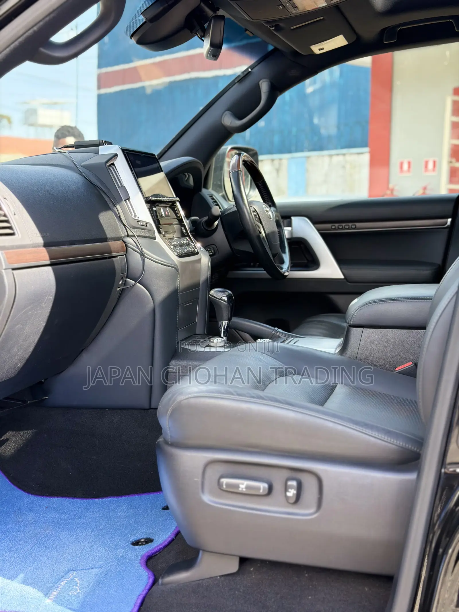 Toyota Land Cruiser 4.6 V8 ZX 2019 Black