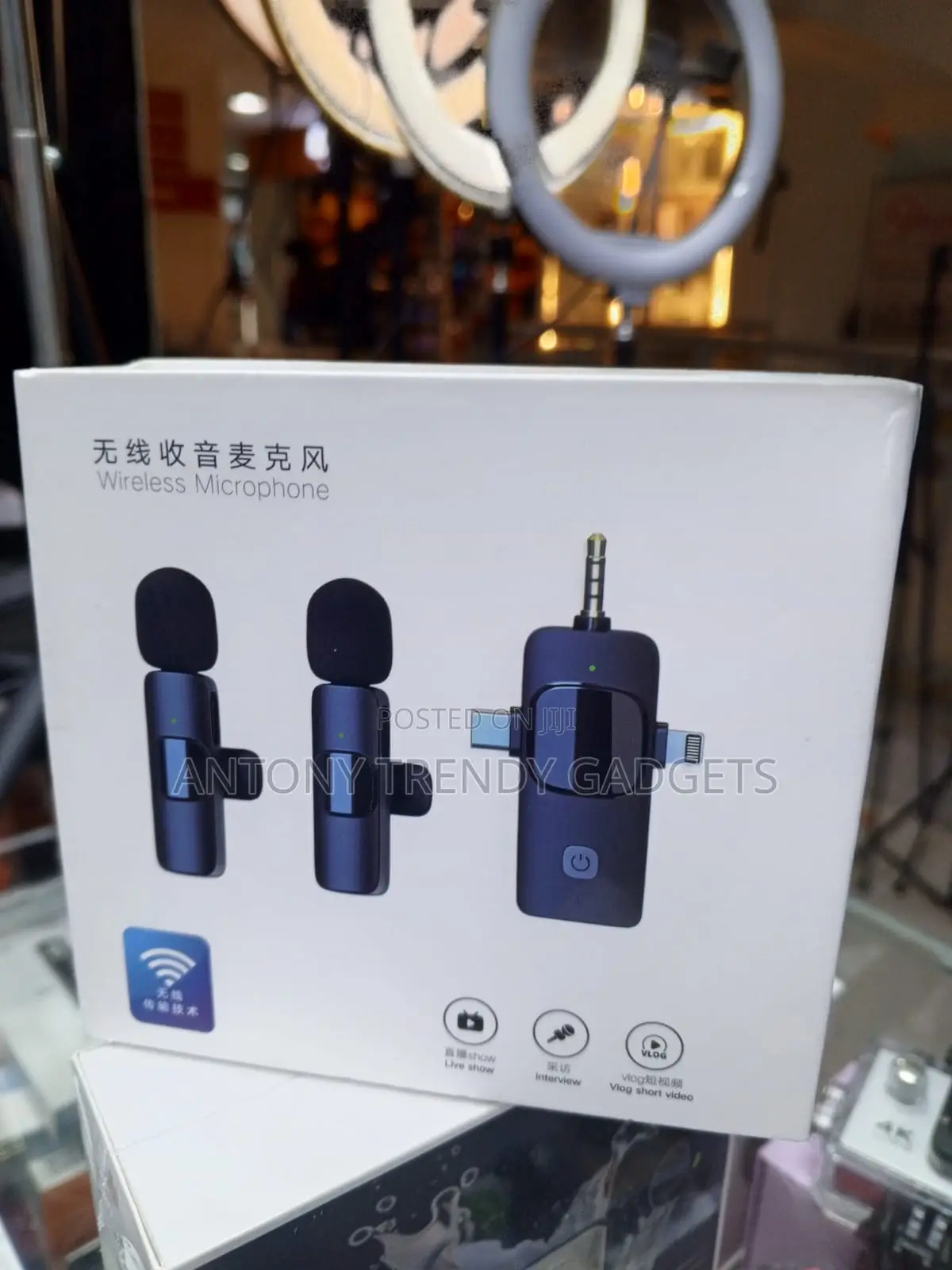 3 in 1 Wireless Lapel Microphone for Interviews and Vlogs