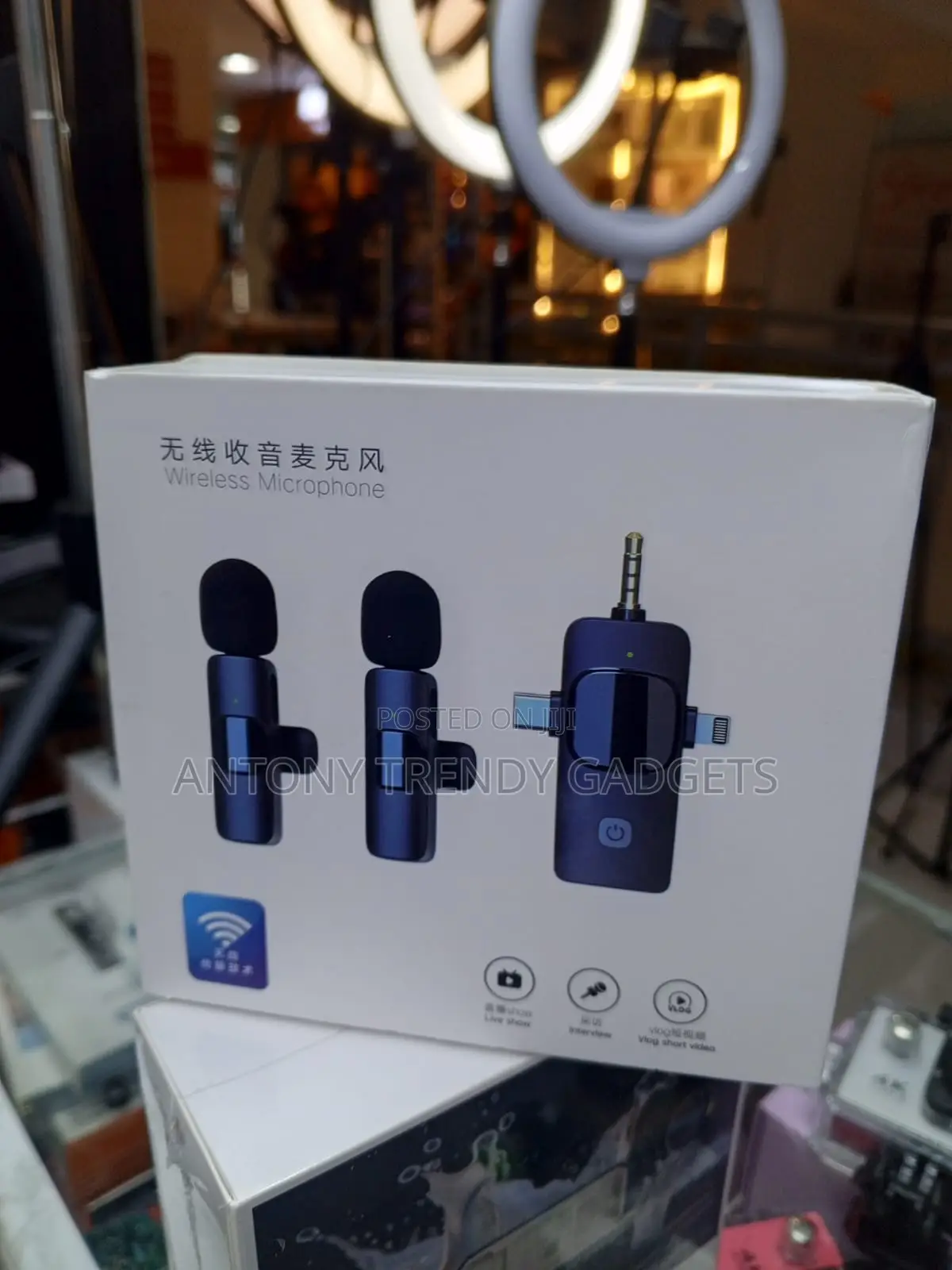 3 in 1 Wireless Lapel Microphone for Interviews and Vlogs