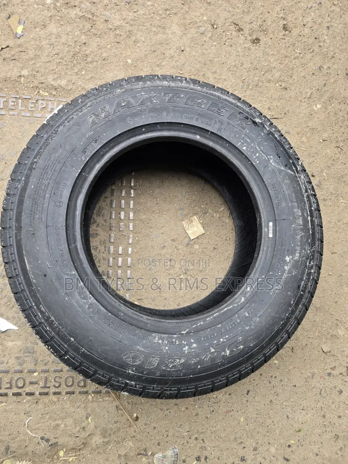 185 R14 Maxtrek Tires