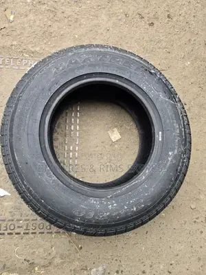 185 R14 Maxtrek Tires