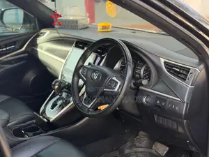 Toyota Harrier 2.0 2018 Black