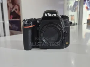Nikon D7500 Body + Charger, Battery and Strap