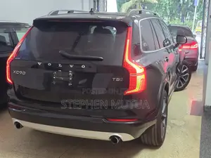 Volvo XC90 T5 Momentum AWD 2019 Black